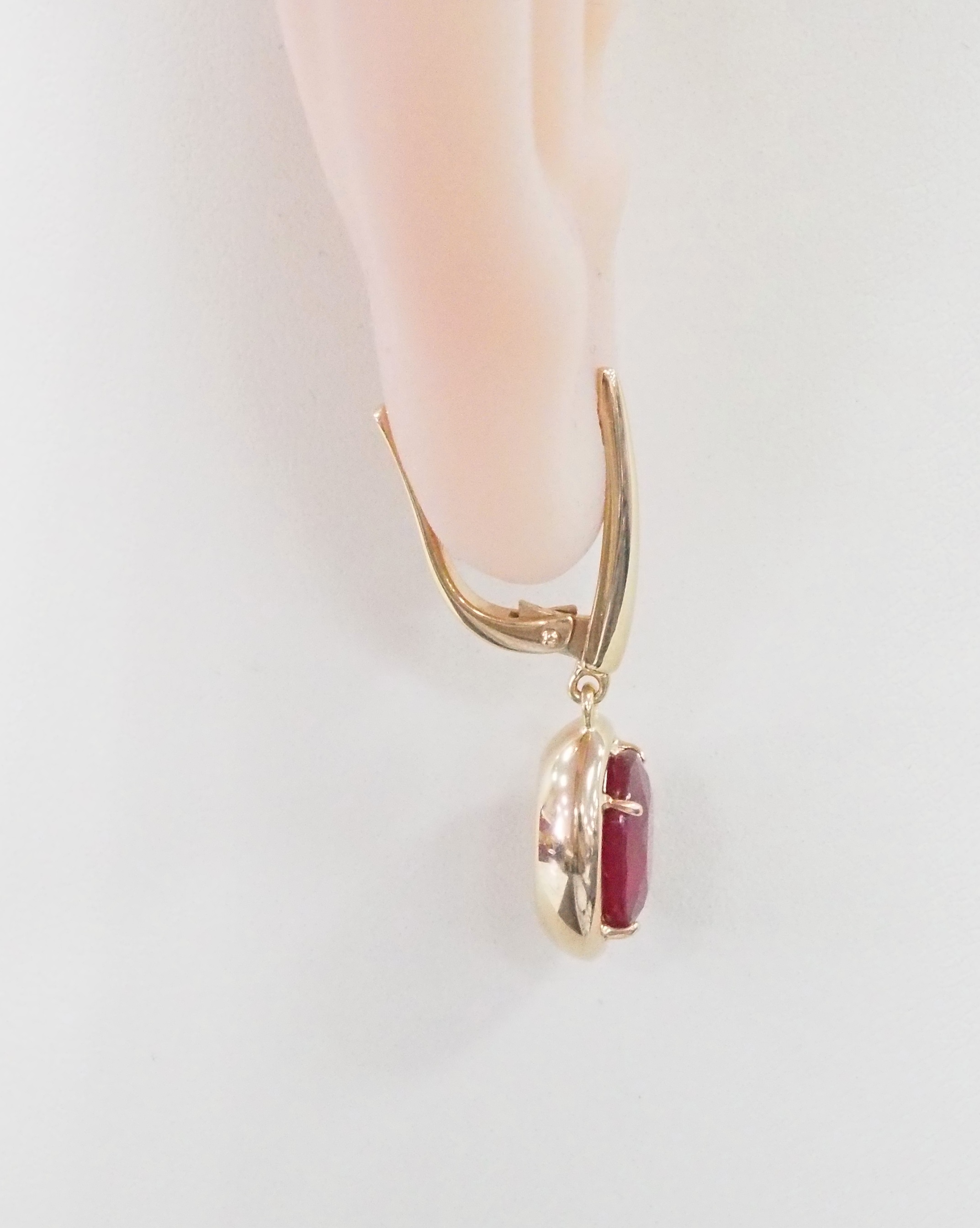 Серебряные серьги 925 пробы; вставки 2 Рубин 7,535 F/2